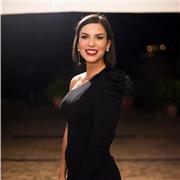 Avvocato impartisce lezioni di diritto a studenti del liceo, universitari e aspiranti avvocati